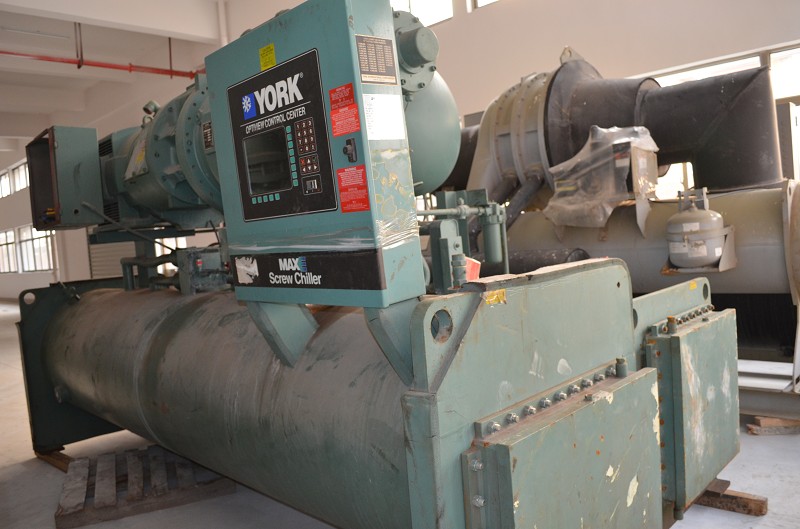 回收二手約克空調(diào)YS水冷螺桿機(jī)組